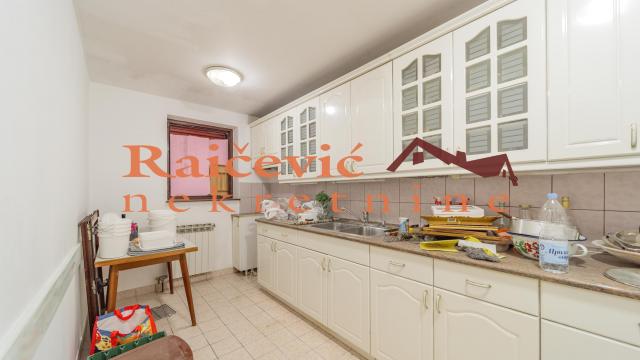 Kuća, Izdavanje, 500m2, Učiteljsko naselje, Zvezdara, Uciteljska