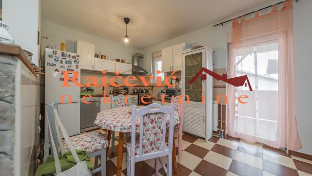 Stan, Trosoban, Prodaja, 115m2, Petlovo brdo, Rakovica, Omladinsko setaliste