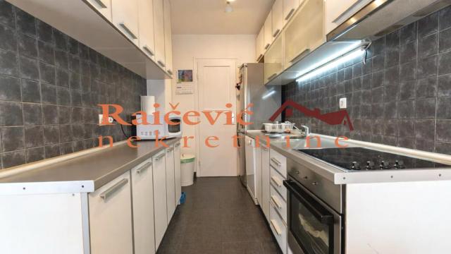 Stan, Trosoban, Prodaja, 69m2, Crveni krst, Vračar, Sumatovacka