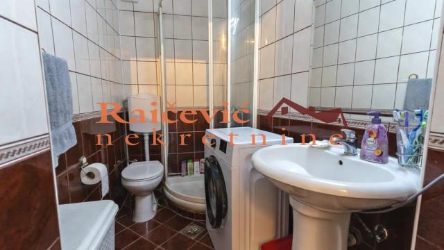 Stan, Trosoban, Prodaja, 69m2, Crveni krst, Vračar, Sumatovacka