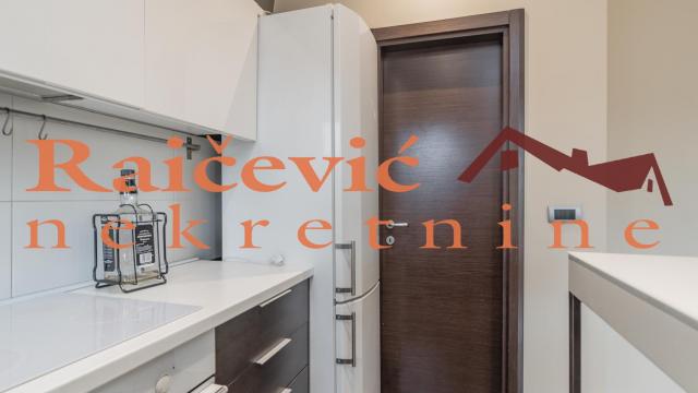 Stan, Petosoban, Prodaja, 160m2, Crveni krst, Vračar, Vilovskog