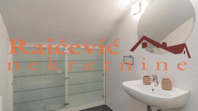 Stan, Petosoban, Prodaja, 160m2, Crveni krst, Vračar, Vilovskog