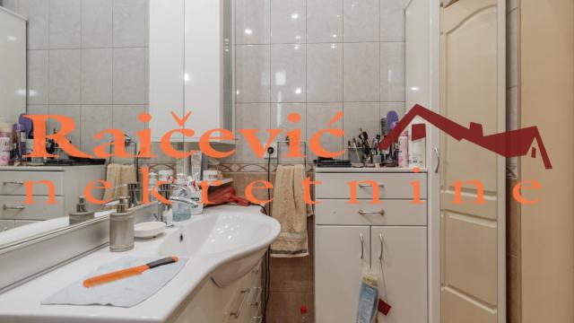 Stan, Trosoban, Prodaja, 86m2, Cvetni trg, Vračar, Resavska