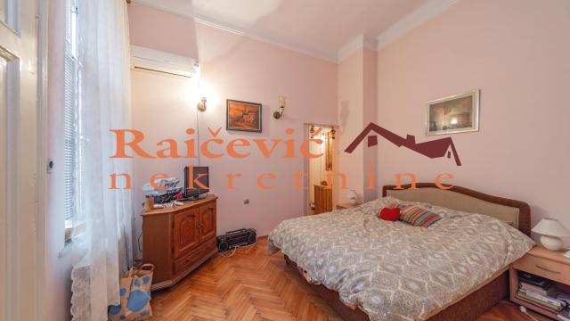 Stan, Prodaja, 214m2, Centar, Zemun, Gospodska