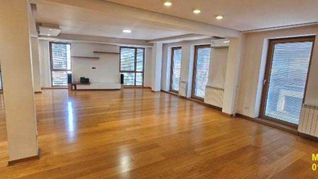 Stan, Dvosoban, Prodaja, 148m2, Hram svetog Save, Vračar, Sokolska