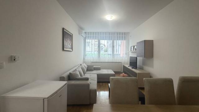 Stan, Dvosoban, Izdavanje, 60m2, Zagrađe