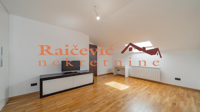 Stan, četvorosoban, Prodaja, 132m2, Voždovac, Gligorija Vozarevica