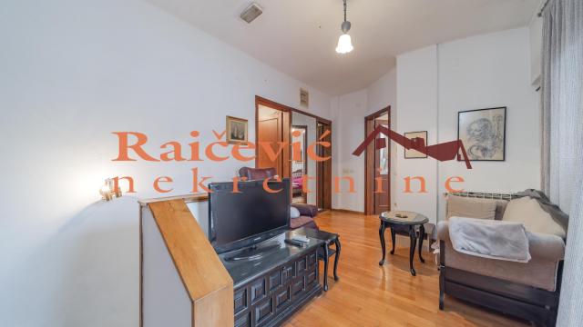 Stan, Petosoban, Prodaja, 108m2, Centar, Stari grad, Palmoticeva