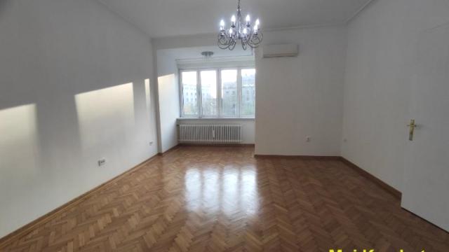 Stan, Troiposoban, Izdavanje, 136m2, Trg Nikole Pašića, Stari grad, Trg Nikole Pašić