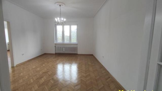 Stan, Troiposoban, Izdavanje, 136m2, Trg Nikole Pašića, Stari grad, Trg Nikole Pašić