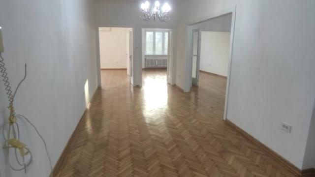 Stan, Troiposoban, Izdavanje, 136m2, Trg Nikole Pašića, Stari grad, Trg Nikole Pašić