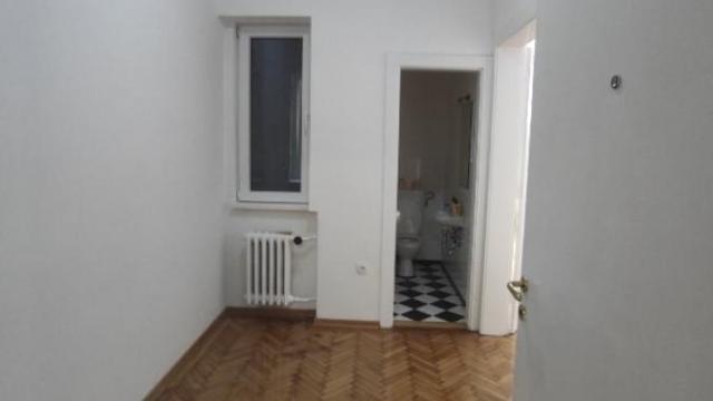 Stan, Troiposoban, Izdavanje, 136m2, Trg Nikole Pašića, Stari grad, Trg Nikole Pašić