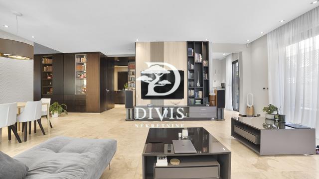 Stan, četvorosoban, Prodaja, 360m2, Serdar Jola