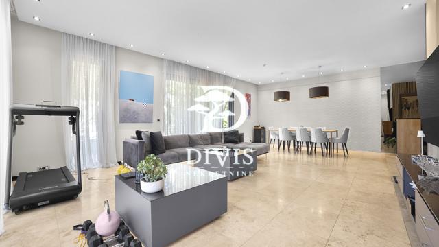 Stan, četvorosoban, Prodaja, 360m2, Serdar Jola