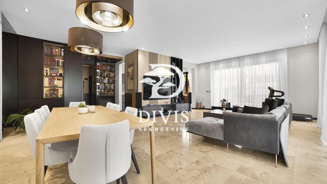 Stan, četvorosoban, Prodaja, 360m2, Serdar Jola