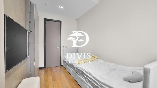 Stan, četvorosoban, Prodaja, 360m2, Serdar Jola