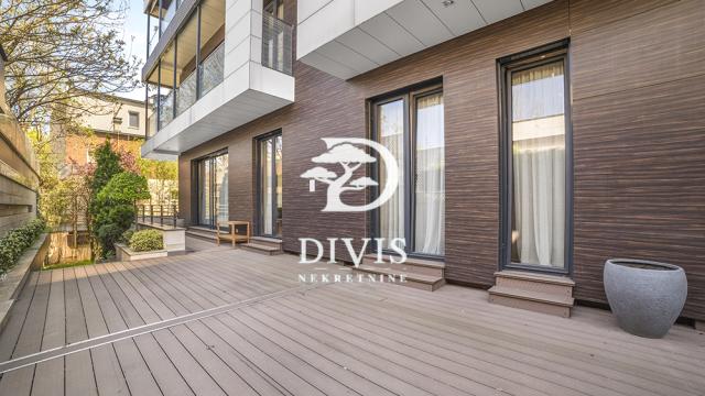 Stan, četvorosoban, Prodaja, 360m2, Serdar Jola