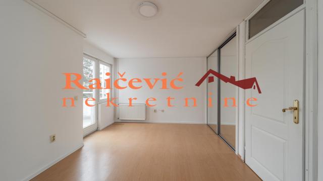 Stan, četvorosoban, Izdavanje, 176m2, Autokomanda, Voždovac, Esad Pasina