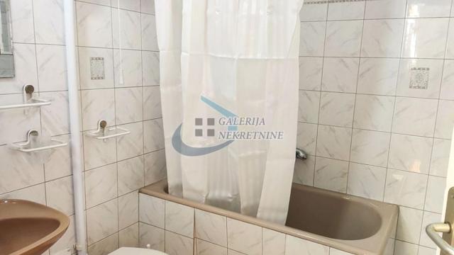 Stan, četvoroiposoban, Prodaja, 135m2, Filmski grad, Čukarica, Stevana Luburića