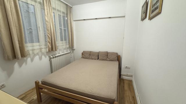 Stan, Dvosoban, Izdavanje, 1m2, Trnska