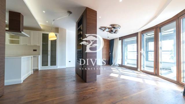 Stan, četvorosoban, Prodaja, 152m2, Hram svetog Save, Vračar, Nebojšina