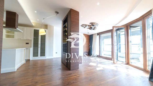 Stan, četvorosoban, Prodaja, 152m2, Hram svetog Save, Vračar, Nebojšina