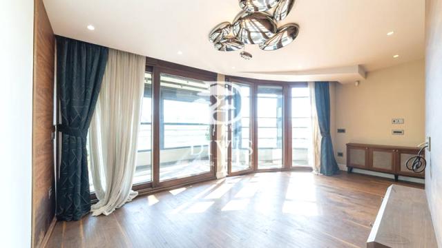 Stan, četvorosoban, Prodaja, 152m2, Hram svetog Save, Vračar, Nebojšina