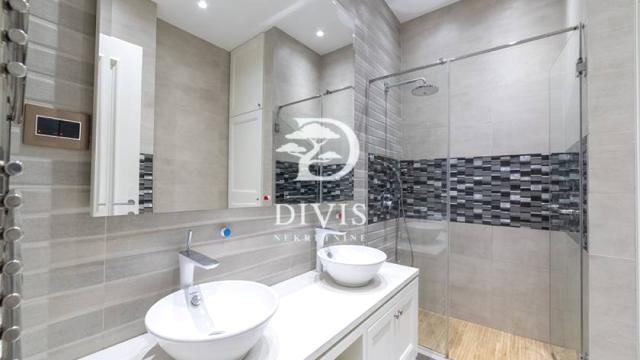 Stan, četvorosoban, Prodaja, 152m2, Hram svetog Save, Vračar, Nebojšina