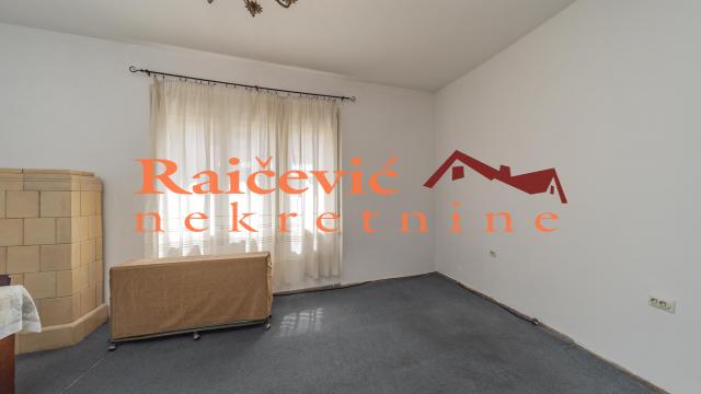 Poslovni prostor, Jednosoban, Izdavanje, 40m2, Centar, Stari grad, Francuska