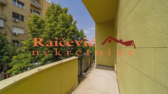 Poslovni prostor, Jednosoban, Izdavanje, 40m2, Centar, Stari grad, Francuska