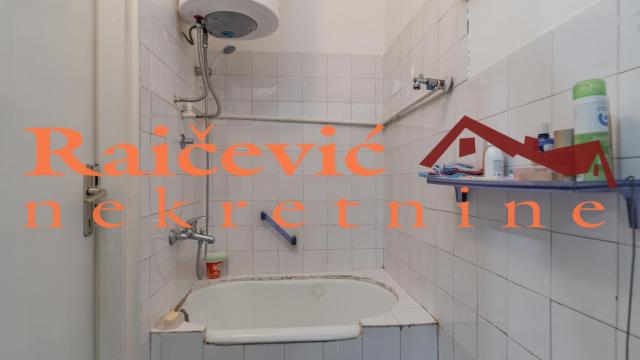 Poslovni prostor, Jednosoban, Izdavanje, 40m2, Centar, Stari grad, Francuska