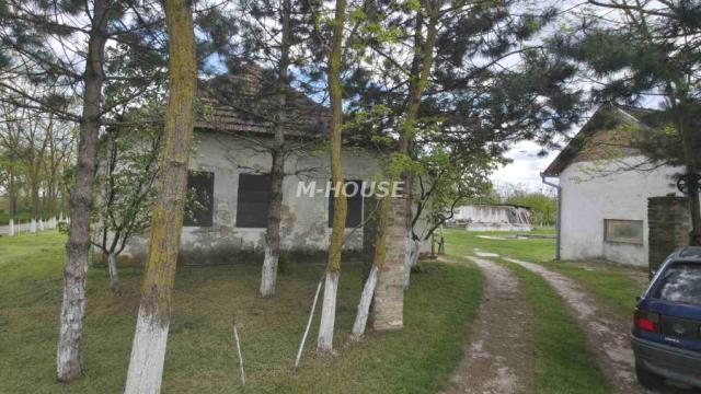 Kuća, Trosoban, Prodaja, 190m2, Stanišić, Okolno mesto, Sombor