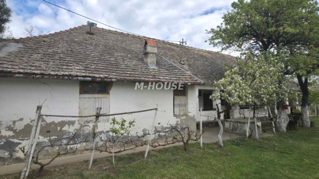 Kuća, Trosoban, Prodaja, 190m2, Stanišić, Okolno mesto, Sombor
