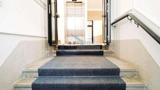 Stan, četvoroiposoban, Prodaja, 104m2, Atelje 212, Stari grad, Svetogorska