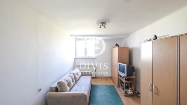 Stan, Trosoban, Prodaja, 85m2, Strahinjića Bana