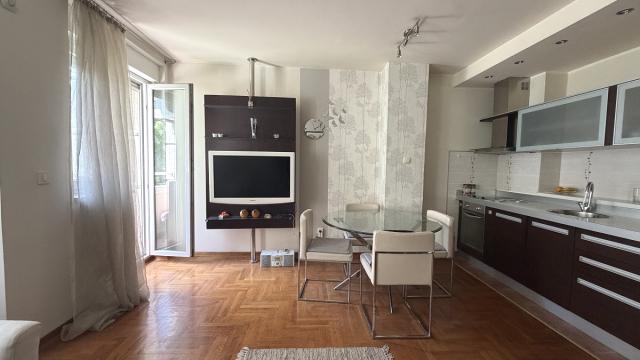 Stan, Trosoban, Izdavanje, 66m2, Knez Miletina