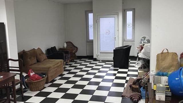 Kuća, Trosoban, Prodaja, 181m2, Ugrinovačka