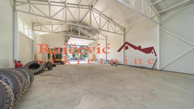 Poslovni prostor, Izdavanje, 340m2, Železnik, Čukarica, Branka Radicevica