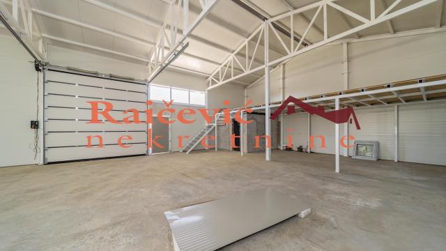 Poslovni prostor, Izdavanje, 340m2, Železnik, Čukarica, Branka Radicevica