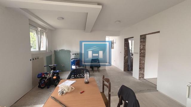 Kuća, Dvosoban, Prodaja, 89m2, Centar, Gradska lokacija, Jagodina