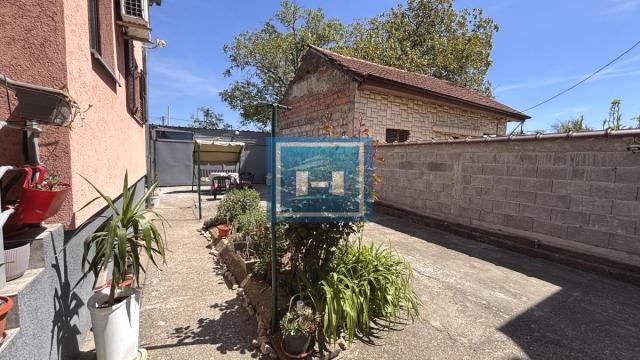 Kuća, Petosoban, Prodaja, 130m2, Sarina Medja, Gradska lokacija, Jagodina