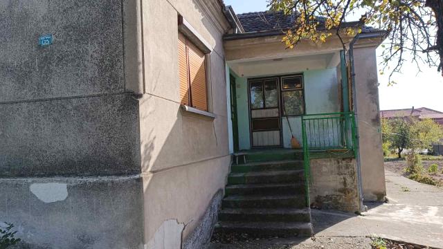Kuća, četvoroiposoban, Prodaja, 100m2, Okolno mesto, Buljane