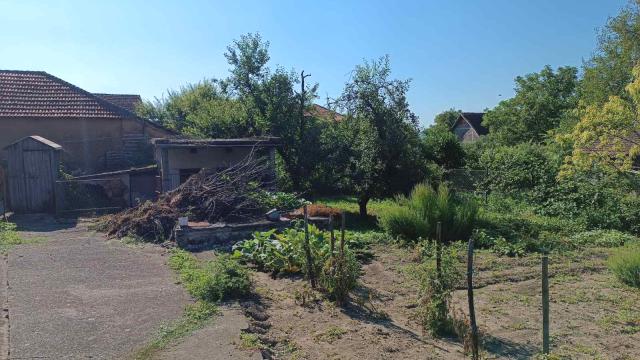 Kuća, četvoroiposoban, Prodaja, 100m2, Okolno mesto, Buljane