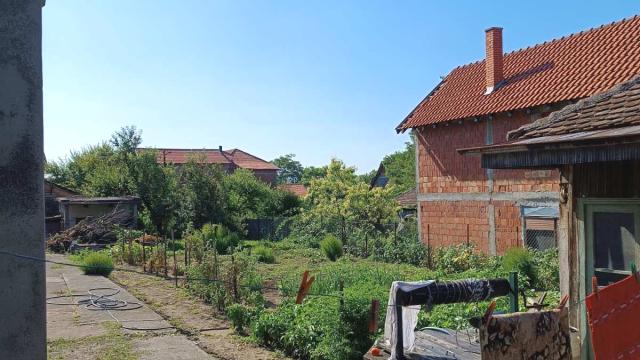 Kuća, četvoroiposoban, Prodaja, 100m2, Okolno mesto, Buljane