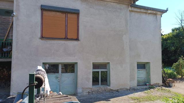 Kuća, četvoroiposoban, Prodaja, 100m2, Okolno mesto, Buljane