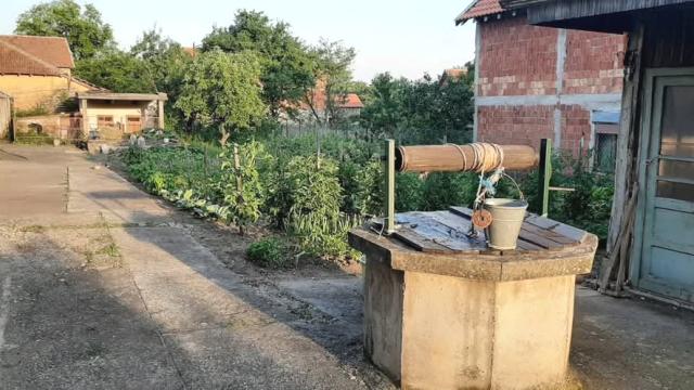 Kuća, četvoroiposoban, Prodaja, 100m2, Okolno mesto, Buljane