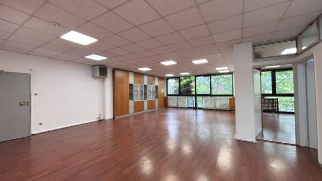 Poslovni prostor, četvoroiposoban, Izdavanje, 200m2, Milutina Milankovića