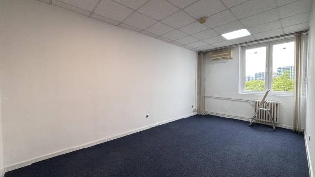 Poslovni prostor, četvoroiposoban, Izdavanje, 200m2, Milutina Milankovića