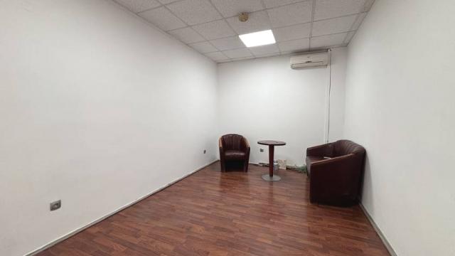Poslovni prostor, četvoroiposoban, Izdavanje, 200m2, Milutina Milankovića