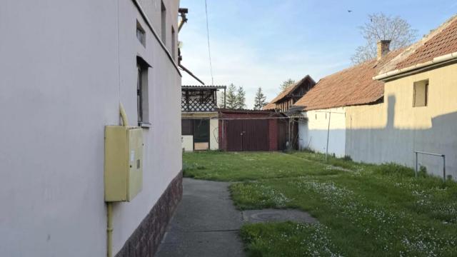 Kuća, Petosoban i veći, Prodaja, 180m2, Bačko Gradište, Okolno mesto, Glavna 83